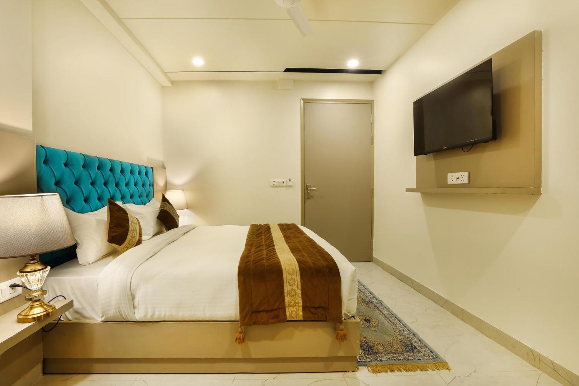 Opo D'or New Delhi